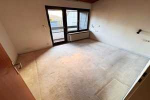 S-Riedenberg: gepflegte DHH mit Garage und Sonnenbalkon! – Stuttgart – Vorschaubild 4