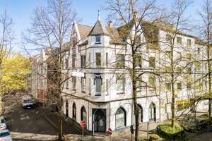 Zeitlose Wohnkultur trifft urbanes Lebensgefühl im gepflegten MFH-Altbau in Leverkusen-Opladen