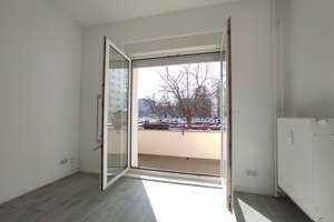 Charmanter Altbau mit Balkon nach Süden & Kellerabteil – ☎️ 0172-3261193