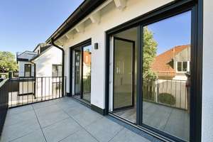 Neubau-Erstbezug: Helle 2-Zimmer OG-Wohnung mit Balkon (Süd-West) – Dresselstraße 14, 81827 Waldtrudering, München – Vorschaubild 2