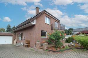 Ihr Familienparadies in Garbsen-Horst: Großzügiges Einfamilienhaus mit weitläufigem Garten – 30826 Garbsen – Vorschaubild 1