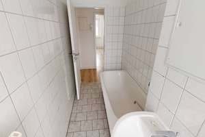 Platz und Helligkeit: Große 3-Zimmer-Wohnung mit Wannenbad – Nordstr. 14a, 6886 Lutherstadt Wittenberg – Vorschaubild 11