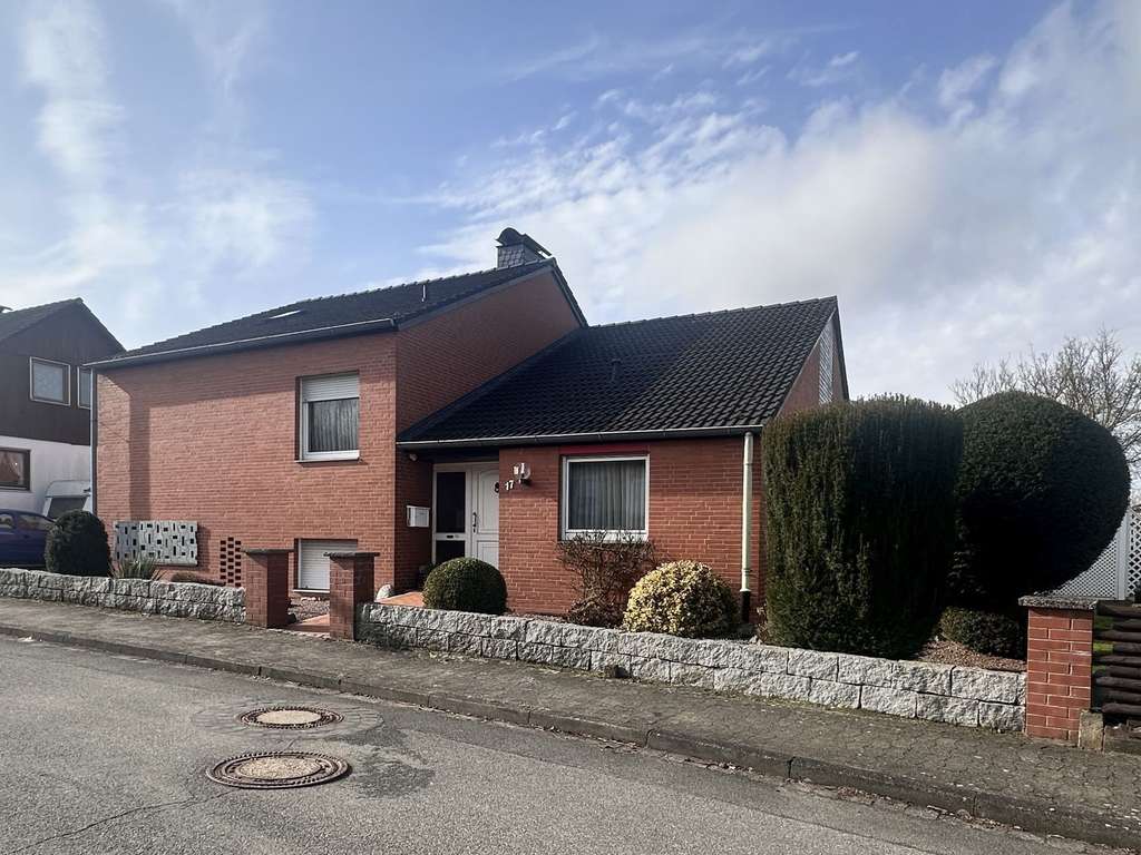 Immobilie in Sibbesse - Einfamilienhaus mit Wintergarten, Sauna und Garage in Sibbesse - Bild 0