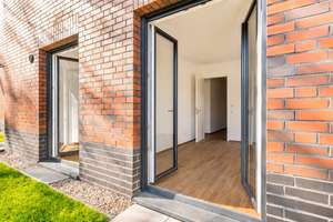 Haus im Haus - Neubau – Erstbezug:       4-Zimmer-Erdgeschosswohnung mit  300 m² großem  Süd-West... – Die vollständige Adresse der Immobilie erhältst du vom Anbieter., 22549 Osdorf, Hamburg – Vorschaubild 8