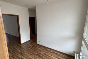 Erstbezug nach Renovierung: 3,5 Zimmer, große Terrasse, neue Küche & TG-Stellplatz – Badstr. 2, 72793 Pfullingen – Vorschaubild 10
