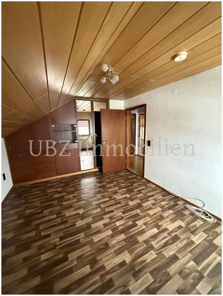 Immobilie in Mömbris - Große DG Eigentumswohnung - Bild 4