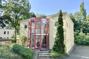 * Individuelles Gartenhaus in ruhiger u. grüner Bestlage *