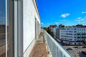 Große Dachgeschosswohnung nah Schloß Charlottenburg - 3 Zimmer am Mierendorffplatz – Osnabrücker Straße 27, 10589 Charlottenburg, Berlin – Vorschaubild 3