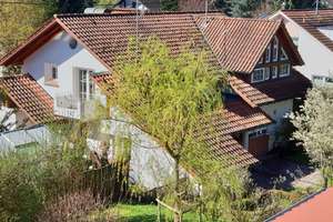 Schönes, geräumiges Haus mit Pool in Zell Weierbach -auch möbliert- – Die vollständige Adresse der Immobilie erhältst du vom Anbieter., 77654 Offenburg – Vorschaubild 1
