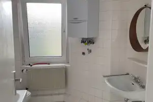 Schöne 3-Zimmer-Altbauwohnung 3.OG, citynah – Dieterichsstr. 30, 30159 Hannover – Vorschaubild 2