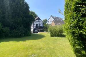Freistehendes 2-Fam.-Haus mit parkähnlichem Garten, Garage, Carport und Kfz.-Stellplätze! – Die vollständige Adresse der Immobilie erhältst du vom Anbieter., 45894 Buer, Gelsenkirchen – Vorschaubild 1