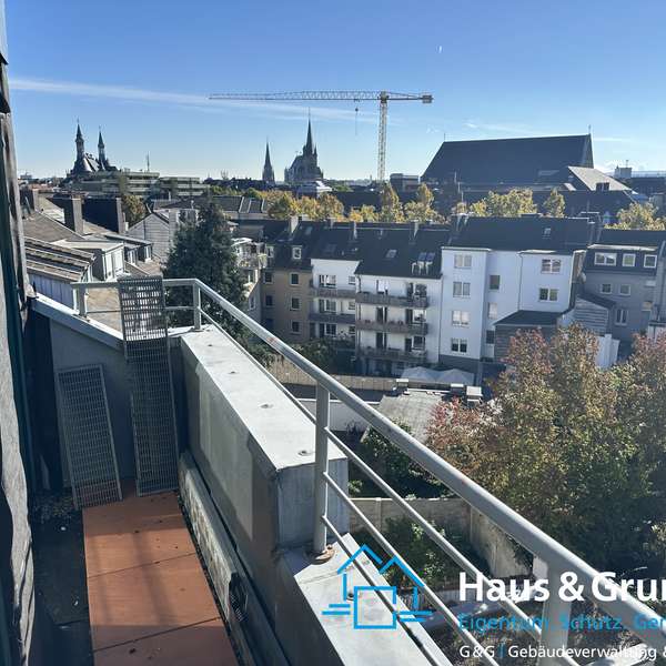 *** charmante 2-Zimmer-Wohnung - mit Balkon - in guter Lage im Pontviertel ***