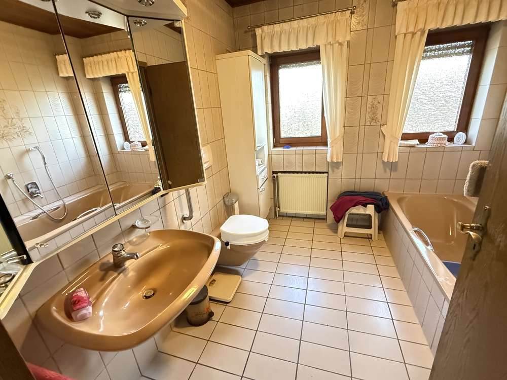 Immobilie in Steimel - Ansprechendes Einfamilienhaus mit außergewöhnlichem Raumangebot in ruhiger Ortsrandlage - Bild 6