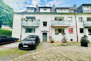 Modernisierte 2,5 Zimmerwohnung mit Balkon, Stellplatz & Einbauküche in zentraler Lage von Derendorf