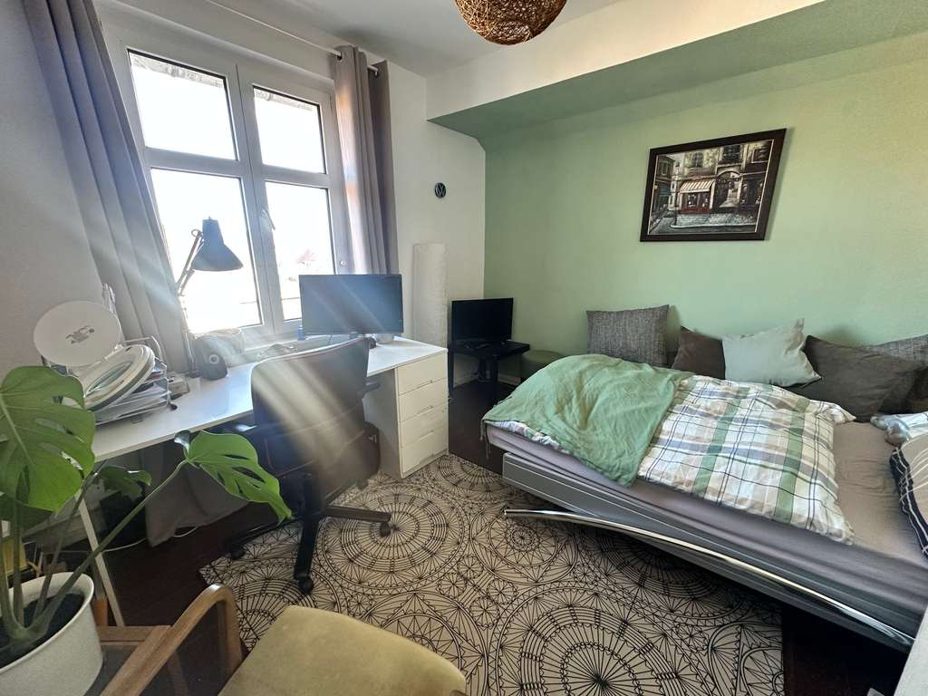 Immobilie in Waldkappel - Charmantes Zweifamilienhaus mit großem Grundstück, Nebengebäuden & modernisiertem Innenbereich - Bild 2