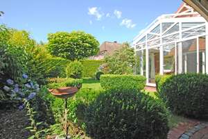 Top gepflegt und ruhig gelegen! EFH mit hübschem Garten und Sauna in Henstedt-Ulzburg – Die vollständige Adresse der Immobilie erhältst du vom Anbieter., 24558 Henstedt-Ulzburg – Vorschaubild 2