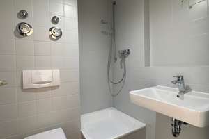 Frisch saniertes Apartment zum sofortigen Einzug – Die vollständige Adresse der Immobilie erhältst du vom Anbieter., 86154 Oberhausen-Nord, Augsburg – Vorschaubild 3