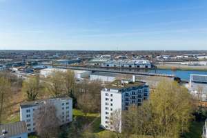 Modernisierte 3-Zimmer-Wohnung                                  mit Balkon & Stellplatz