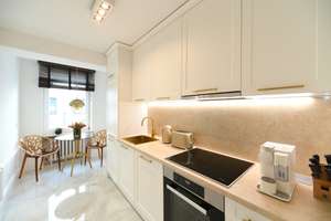 Eine wunderschöne voll möblierte Wohnung in Schwabing  – Die vollständige Adresse der Immobilie erhältst du vom Anbieter., 80333 Königsplatz, München – Vorschaubild 3