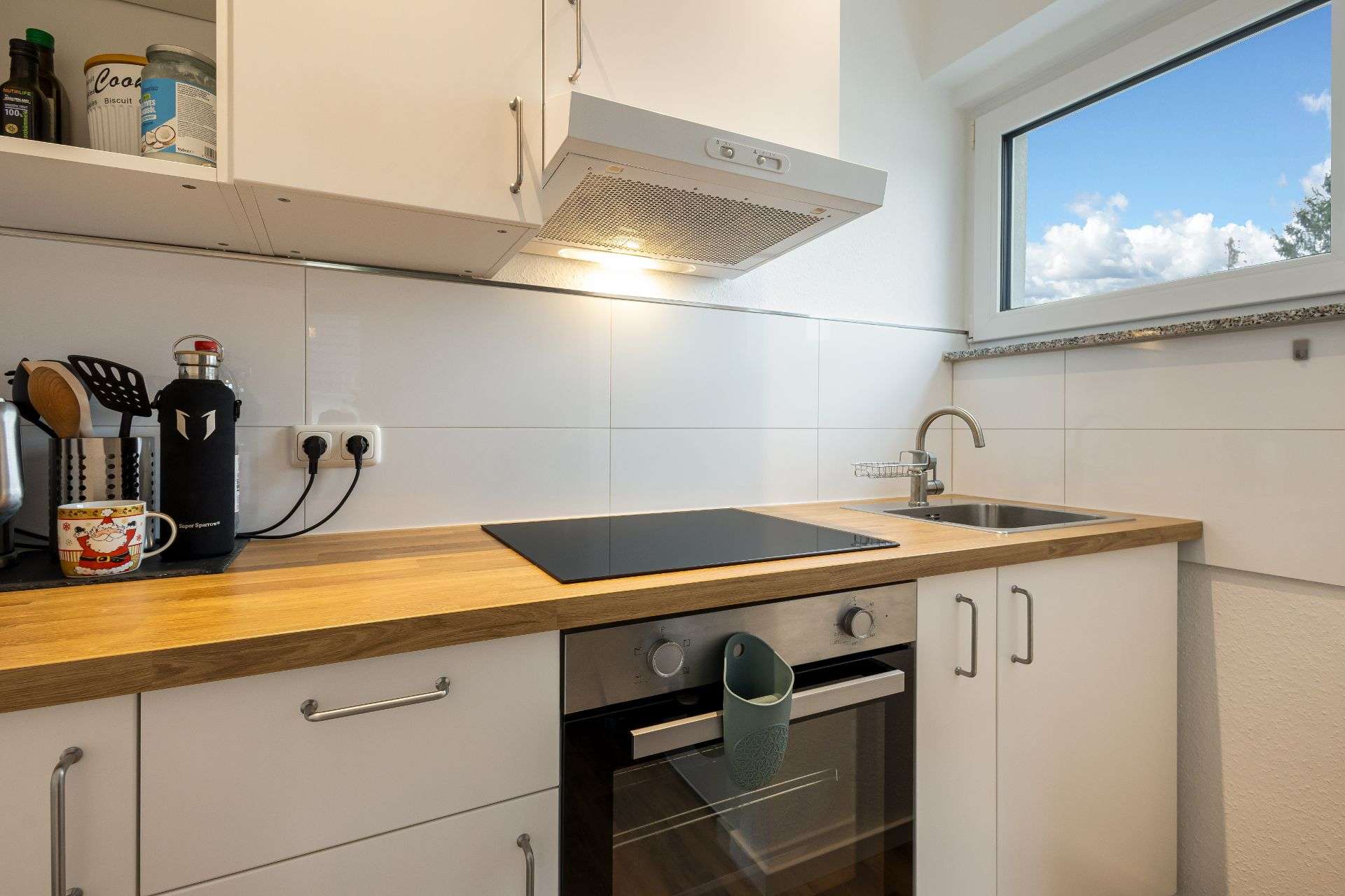 Immobilie in Schwalbach - Wohnen und Investieren: Saniertes Mehrfamilienhaus in attraktiver Feldrandlage in Schwalbach/Ts. - Bild 14