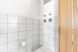Viel Raum zum Wohlfühlen – 4-Zimmer-Dachgeschosswohnung mit Dachterrasse und Hobbyraum – 70569 Dachswald, Stuttgart – Vorschaubild 13