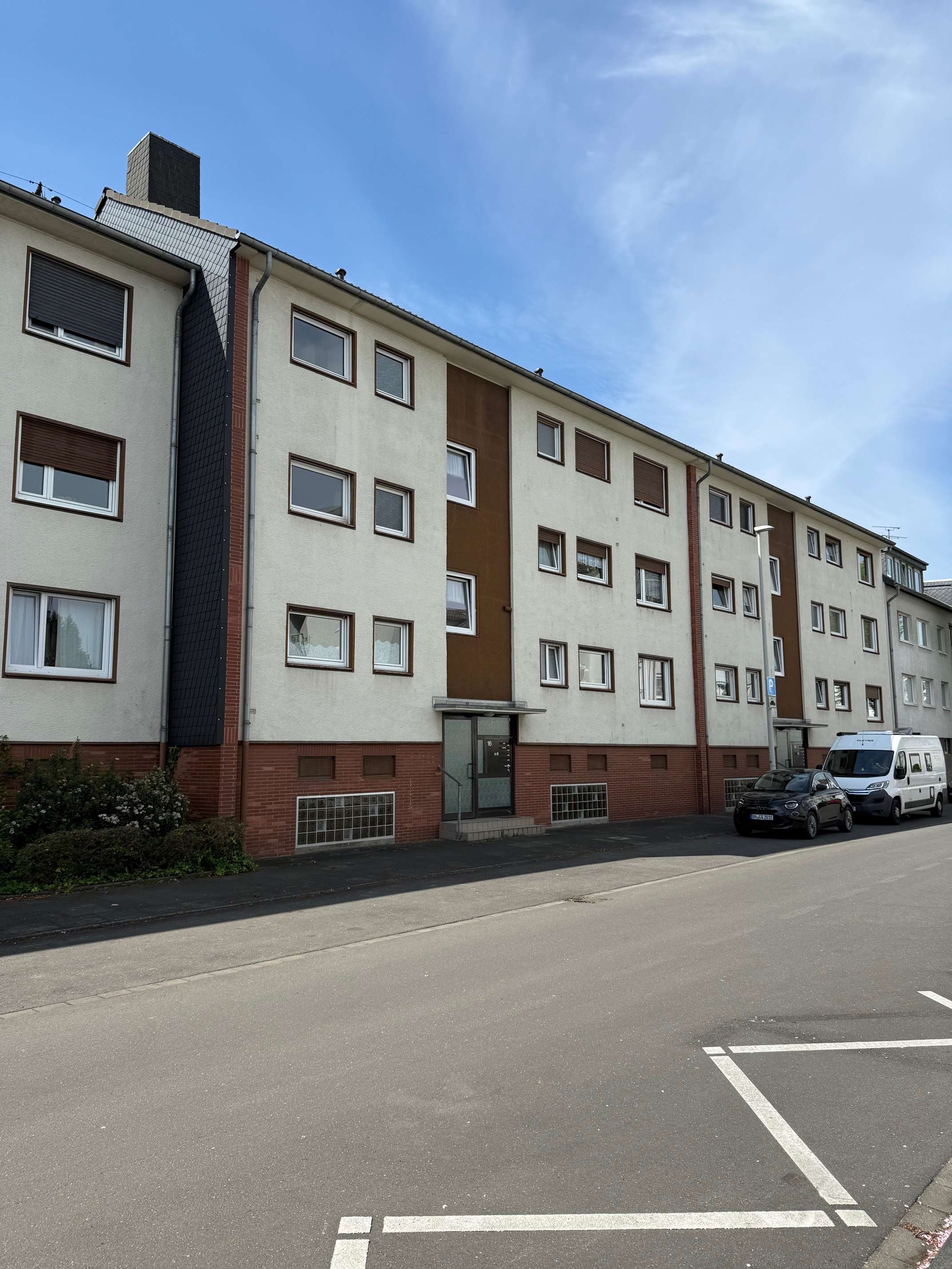 Sanierungsbedürftige 2 Zimmer Wohnung in TOP Lage von Bonn Beuel, Bonn – Bild 1