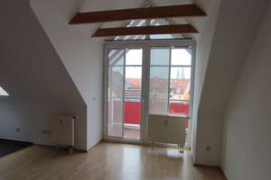 Schöne helle Maisonette-Wohnung mit Balkon in ruhiger Lage