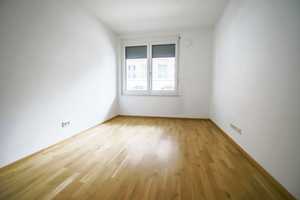 Helle und Freundliche 3-Zimmer-Wohnung mit EBK und Südbalkon – Hertha-Lindner-Str. 11, 1067 Dresden – Vorschaubild 4