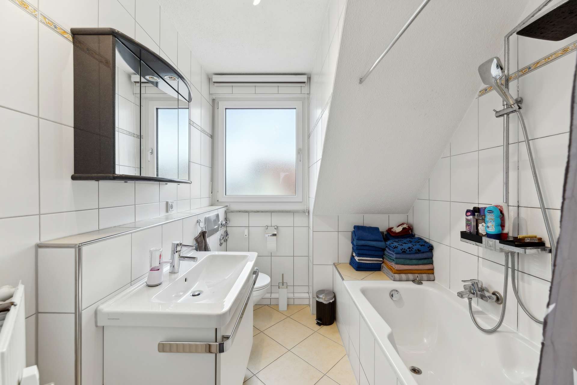 Immobilie in Röttenbach - Schicke 4-Zimmer Maisonette-Wohnung (2. OG u. DG) in Ortsrandlage von Röttenbach! - Bild 8