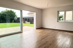 Ruhe mit Blick über Felder: Exklusives wohngesundes Plusenergie-Doppelhaus, S-Bahn fußläufig – An der Vogelweide 66, 4178 Burghausen-Rückmarsdorf, Leipzig – Vorschaubild 8
