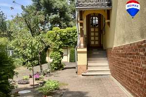 Charmanter Altbau aus dem Jahr 1890 mit Entwicklungspotenzial im Gartenbereich