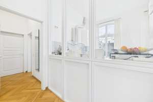 Helle 2-Zimmer-Eigentumswohnung mit TG-Stellplatz im denkmalgeschützten Ensemble – Die vollständige Adresse der Immobilie erhältst du vom Anbieter., 40489 Wittlaer, Düsseldorf – Vorschaubild 3