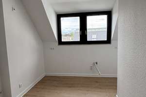 Charmante 3-Zimmer Dachgeschosswohnung in Krefeld-Kempener Feld/Baackeshof – Obergplatz 2, 47804 Kempener Feld/Baackeshof, Krefeld – Vorschaubild 6