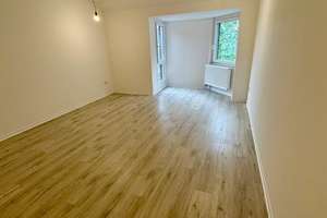 Großzügige 4-Zimmer-Wohnung mit ca. 135 m², Balkon, 2 Bädern, Aufzug und Garage in Düsseldorf-Bilk – 40223 Bilk, Düsseldorf – Vorschaubild 15