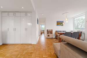 Hochwertig modernisierte 4-Zimmer-Wohnung mit West-Loggia in Golzheim! – Die vollständige Adresse der Immobilie erhältst du vom Anbieter., 40476 Stadtmitte, Düsseldorf – Vorschaubild 2