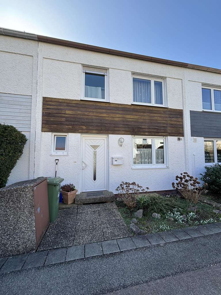 Immobilie in Neutraubling - Teilmodernisiertes Reihenmittelhaus in schöner Lage von Neutraubling - Bild 0