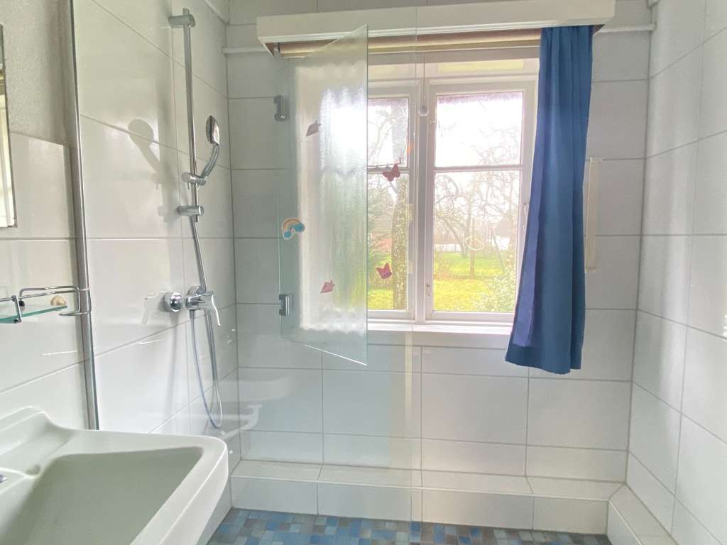 Immobilie in Oldsum - Ehemaliges Bauernhaus unter Reet möchte aus dem Dornröschenschlaf geweckt werden! - Bild 3