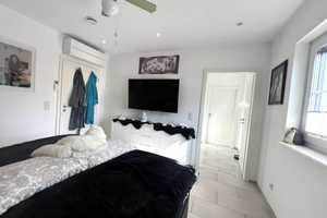 Exklusive Villa mit Feldblick //  SmartHome mit Wintergarten, Pool-/Whirlpool – Rhein-Sieg-Kreis – Vorschaubild 11