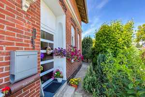 Platz für die ganze Familie! Einfamilienhaus mit Garage auf großem Grundstück in Jaderberg! – Wesermarsch (Kreis) – Vorschaubild 3