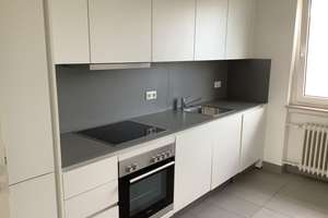 Schicke 4 Zimmerwohnung mit EBK, Tageslichtbad und Balkon – 60389 Seckbach, Frankfurt am Main – Vorschaubild 1