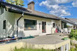 Haus mit Ausbaupotential über 3 Etagen und großem Grundstück in toller Lage – Hans-Thoma-Weg  2, 79862 Höchenschwand – Vorschaubild 2