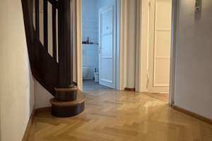 Wunderschöne Stadtwohnung mit Einfamilienhaus Charme mitten in Bogenhausen