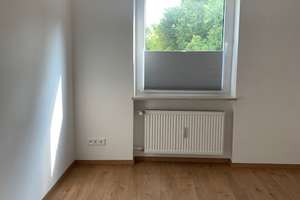Erstbezug nach Renovation: 2-Zi-Wohnung mit Balkon & Einbauküche, M-Hirschgarten (unbefristet) – Wotanstraße 40, 80639 Nymphenburg, München – Vorschaubild 13