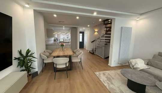 Bild von Reihenmittelhaus, 2024 modernisiert, mit Garten – provisionsfrei