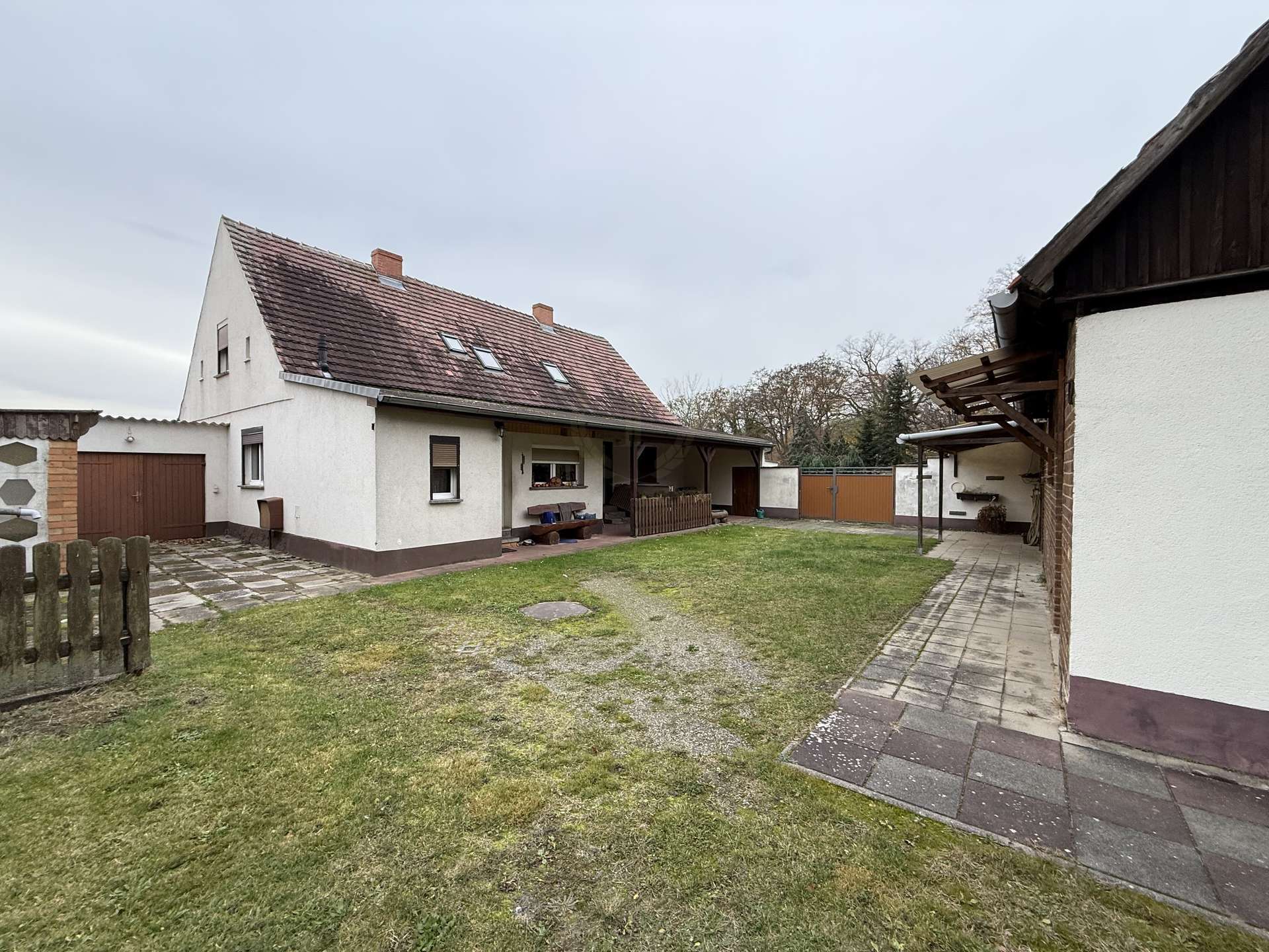 Einfamilienhaus mit Nebengelass auf großem Grundstück nahe Spreewald, Dahme Spreewald Kreis – Bild 1