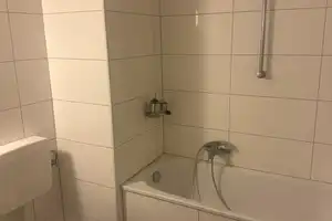Charmante 1-Zimmer-Wohnung in Gelsenkirchen mit Balkon – Kopernikusstraße 28 - 36, 45888 Gelsenkirchen – Vorschaubild 2