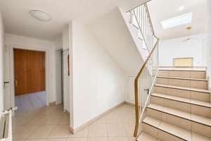 Wohnen auf versetzten Ebenen: Gepflegter Bungalow mit Garten und Garage – Die vollständige Adresse der Immobilie erhältst du vom Anbieter., 90455 Kornburg, Worzeldorf, Nürnberg – Vorschaubild 12