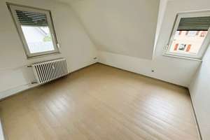Gepflegtes Zweifamilienhaus mit großem Garten,Garage Pkw-Stellplatz in Schwaikheim zu verkaufen!! – Die vollständige Adresse der Immobilie erhältst du vom Anbieter., 71409 Schwaikheim – Vorschaubild 36