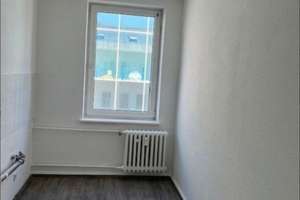 3-Zimmer Wohnung in Bremerhaven-Mitte sehr zentral ( Innenstadt ), verfügbar ab 01.07.2026 – Die vollständige Adresse der Immobilie erhältst du vom Anbieter., 27568 Mitte, Bremerhaven – Vorschaubild 2