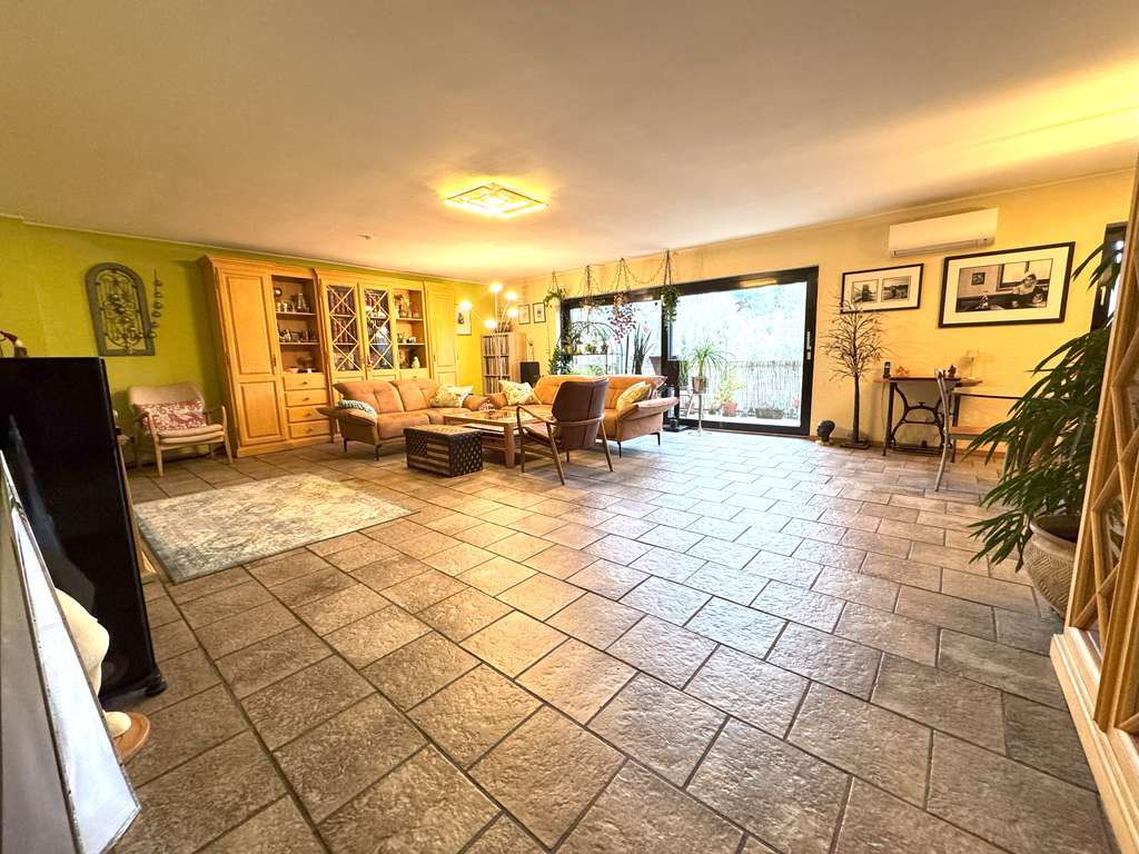 -Provisionsfrei- 3 Zi. Wohnung im OG mit Balkon und Spitzboden